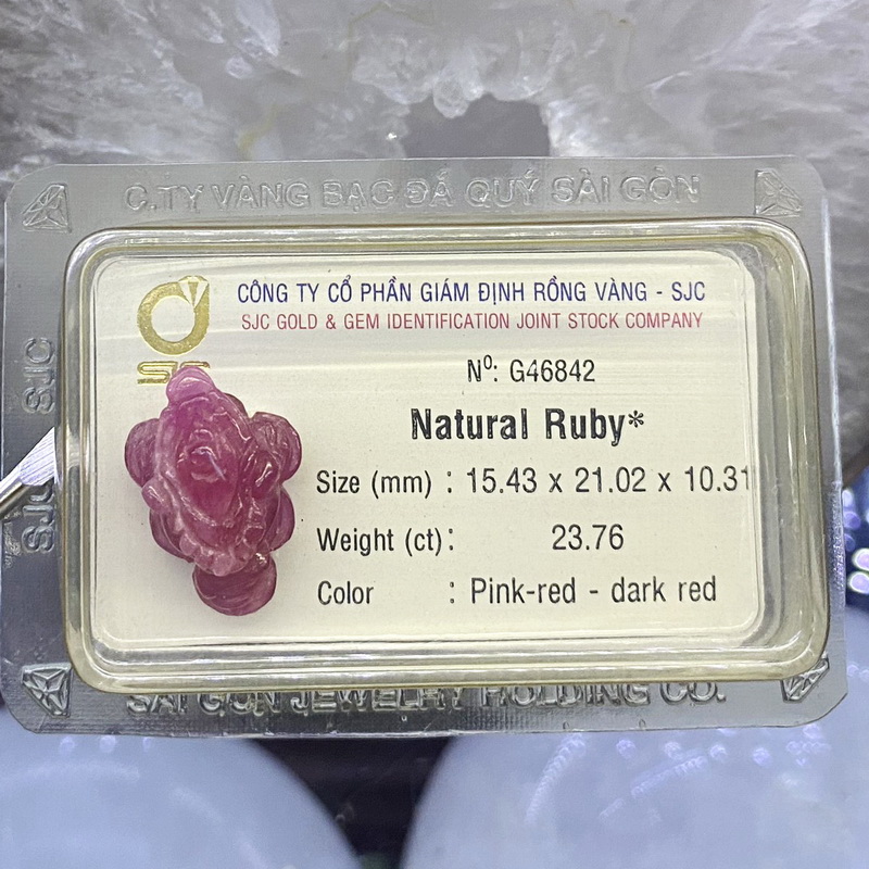 Thiềm thừ đá ruby